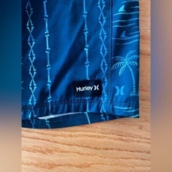BUNDLE of 4! New Hurley Board Shorts Volcom Swim trunks Quicksilver Boys sz 14 - Picture 3 of 16